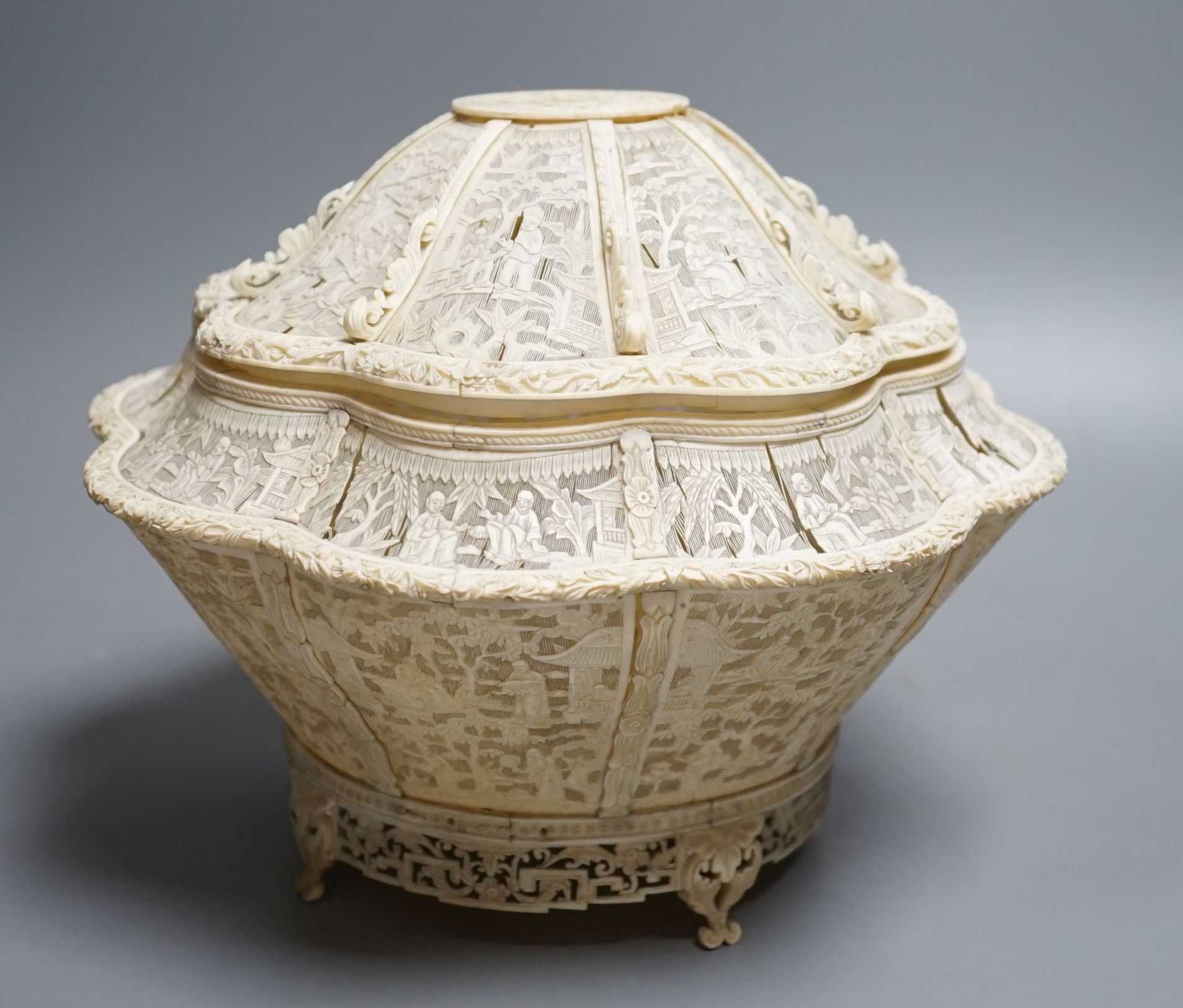 A Chinese finely pierced ivory lobed box and cover, circa 1800, 22cm